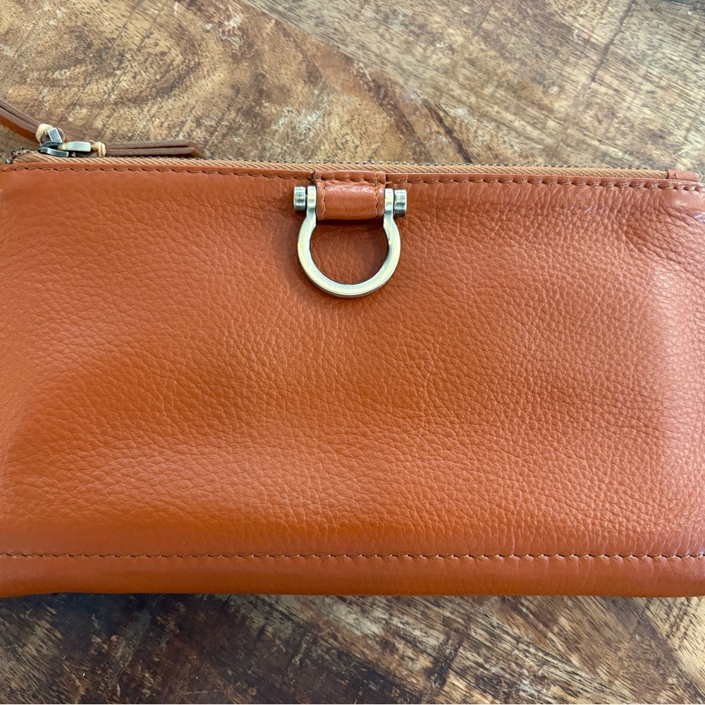 Sapahn Parker wristlet in raw whisky leather